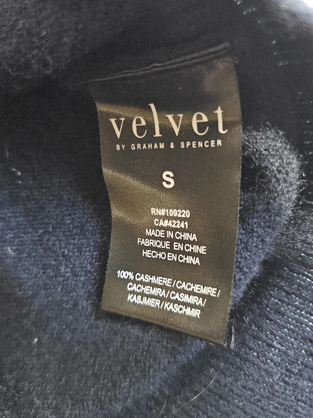 Velvet by Graham & Spencer Navy V-Neck Men's Sweater Cashmere.